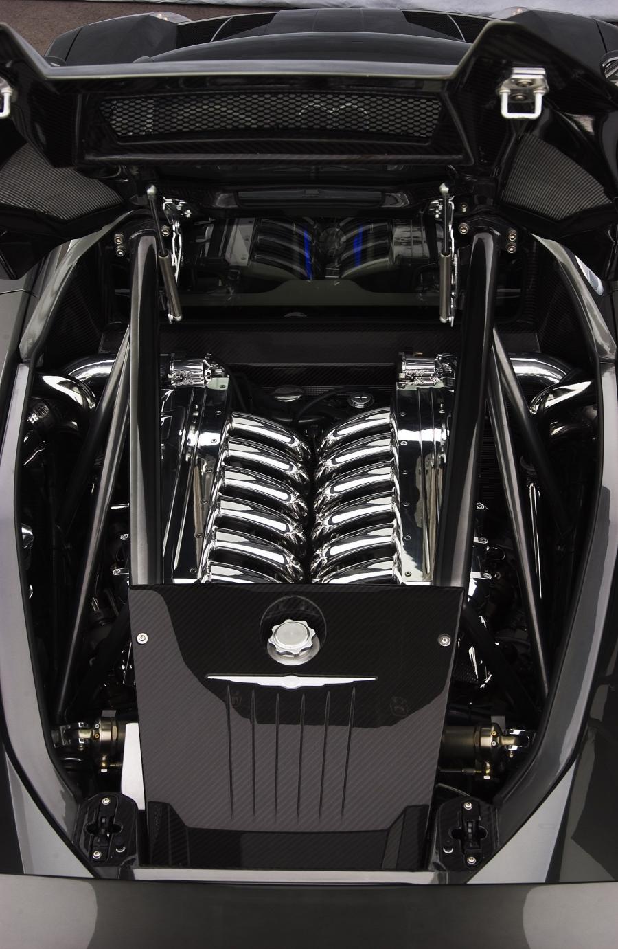 Моторный отсек Chrysler ME Four-Twelve Concept 2004 года  (фото 27 из 46)